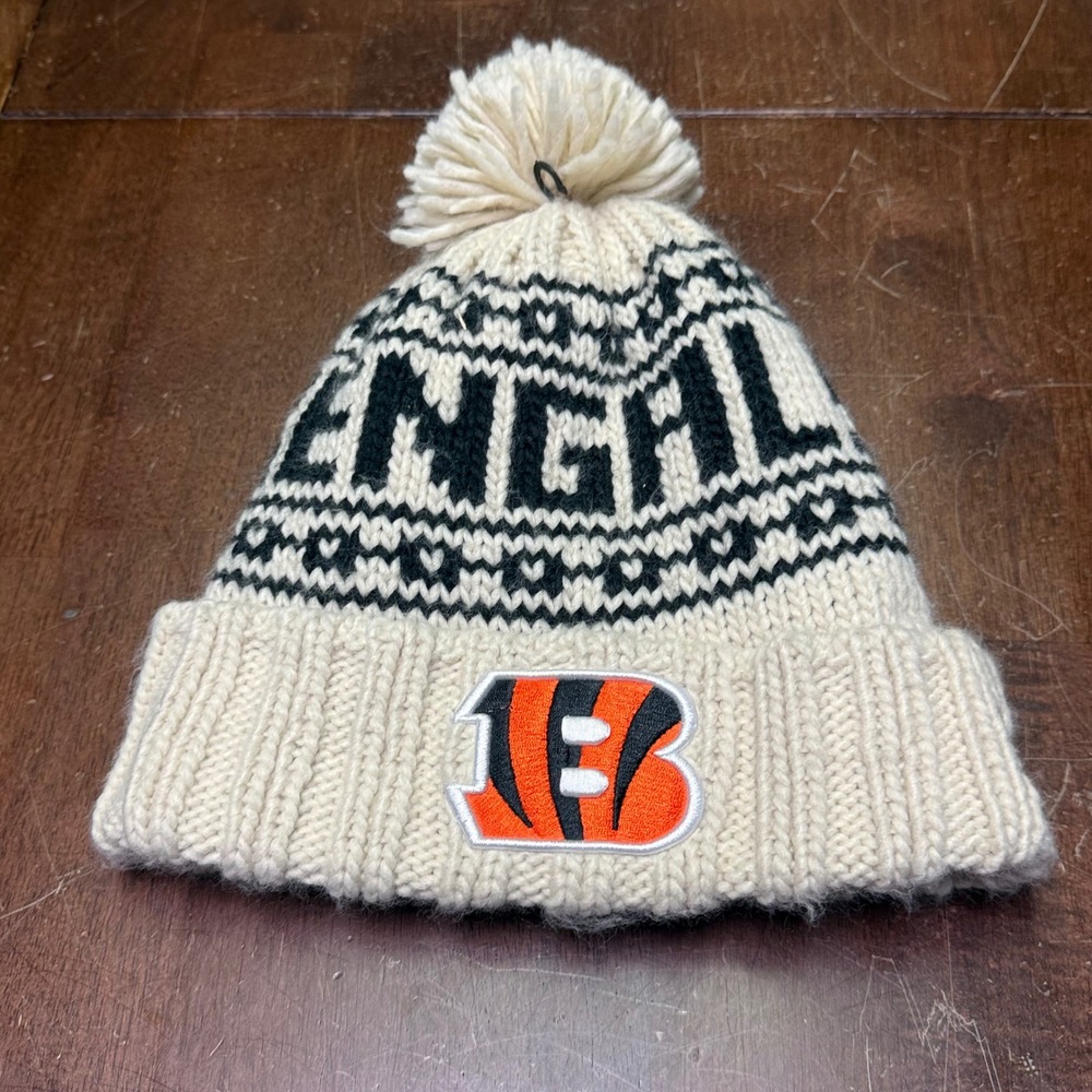 New Era Cincinnati Bengals Beanie Women OSFM Cream Black Knit Pom Pom Hat